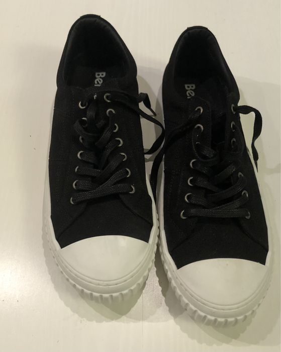 Ténis novos, marca Bertie, tamanho 44