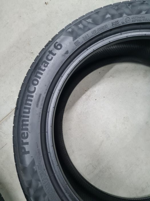 235/50R19 Continental Premium Contact 6.