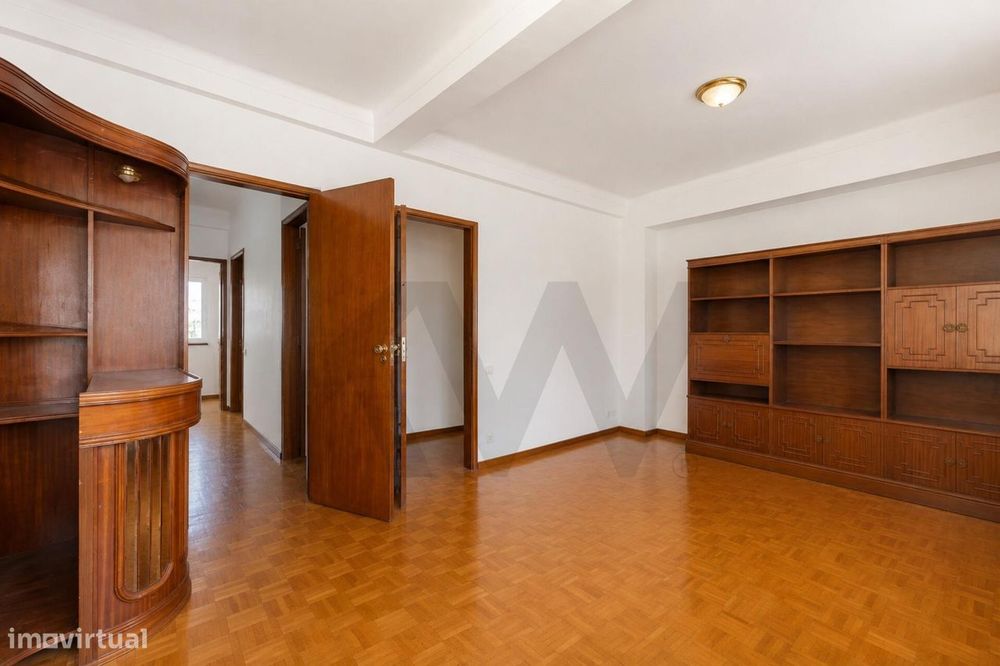 T2+1 com 100 m2 junto à Praça de Touros, em Santarém