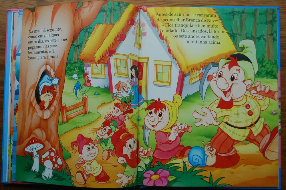 Branca de Neve (O livro é de capa lavável e almofadada)