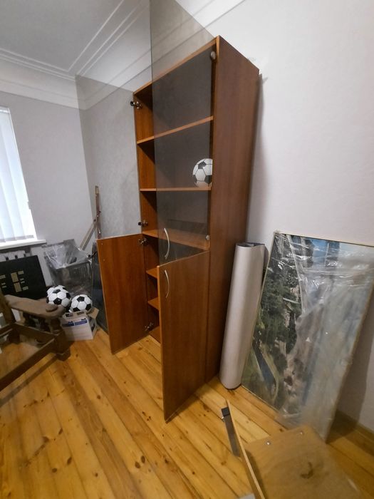 Вместительный офисный шкаф для документов