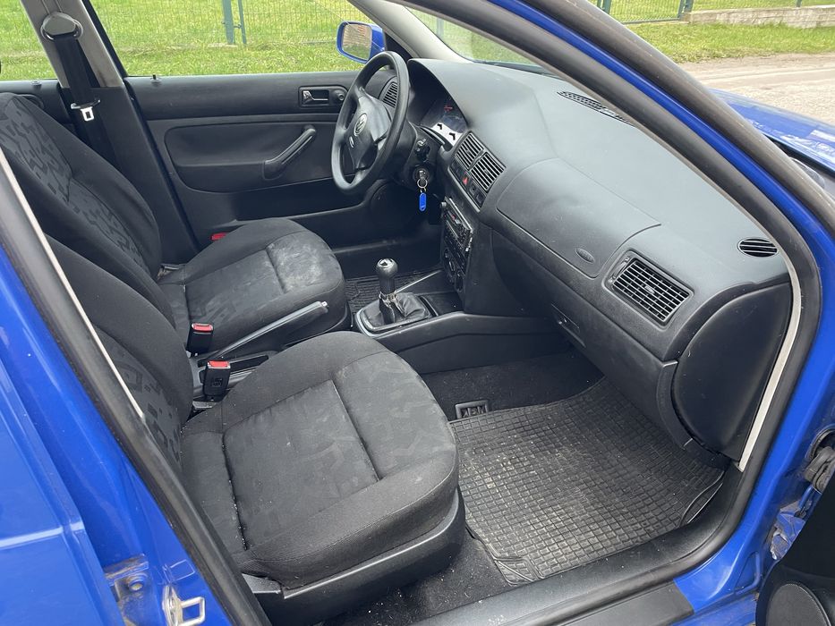 Vw Golf 2.0 i- super stan