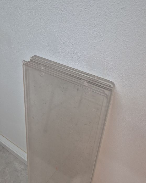 Prateleiras em vidro acrílico 94x25,5cm