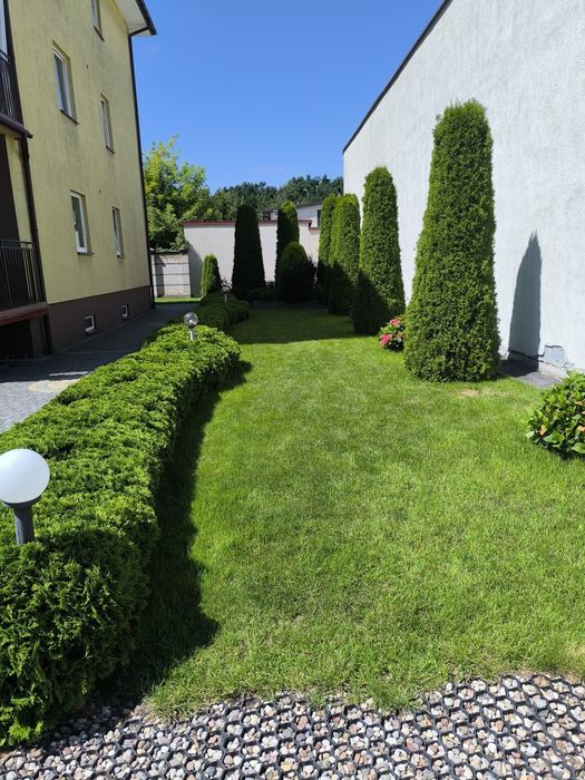Konfortowy pokój urządzony dla pary z balkonem i parkingiem .