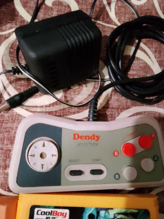 Продам игровую приставку денди.
