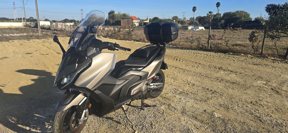 Kymco 550 AK Premium