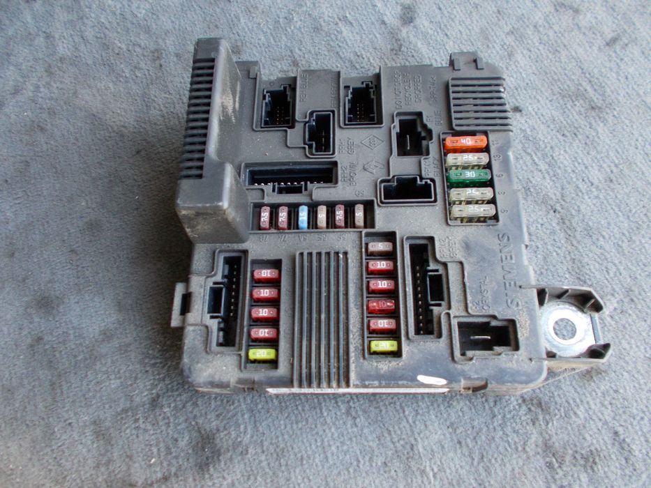 Renault SCENIC 1.5 dci 05r moduł UPC X84 N2  8200.306032B