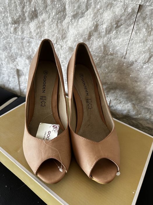 Buty damskie na szpilce r39