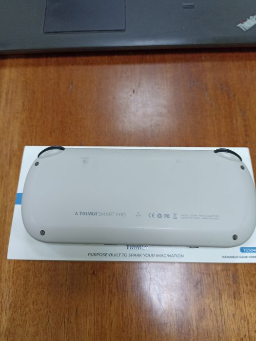 Портативна ігрова консоль Trimui Smart Pro