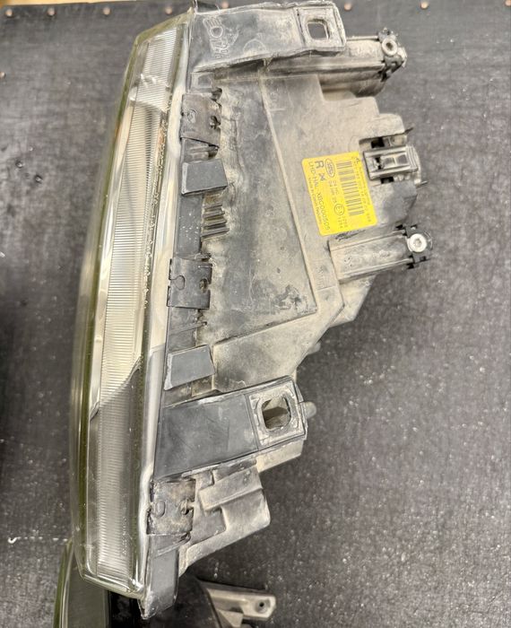 Lampy przednie reflektory Range Rover Vogue L322