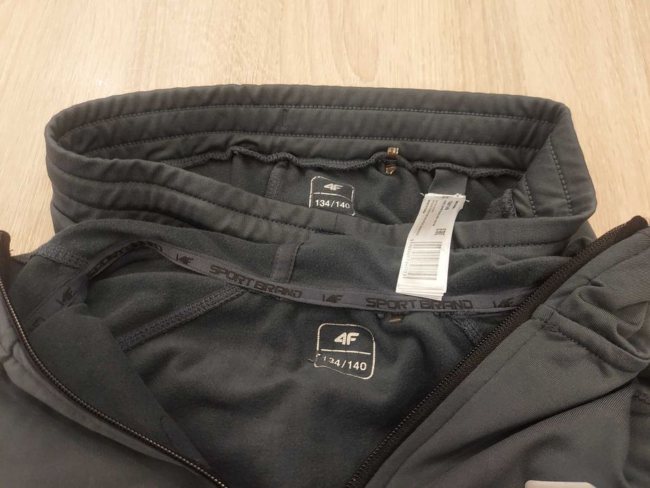 Dres 4f chłopięcy rozmiar 134cm - 140cm