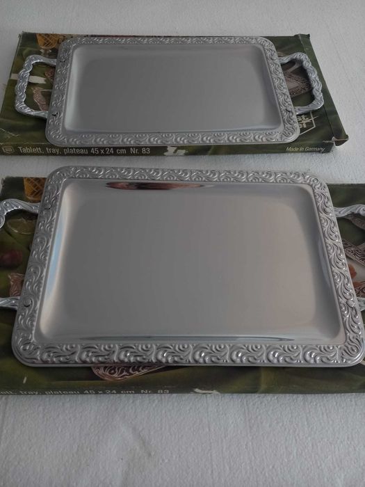 Tabuleiros vintage inox “Rostfrei” – Made in Germany (4 unid.)