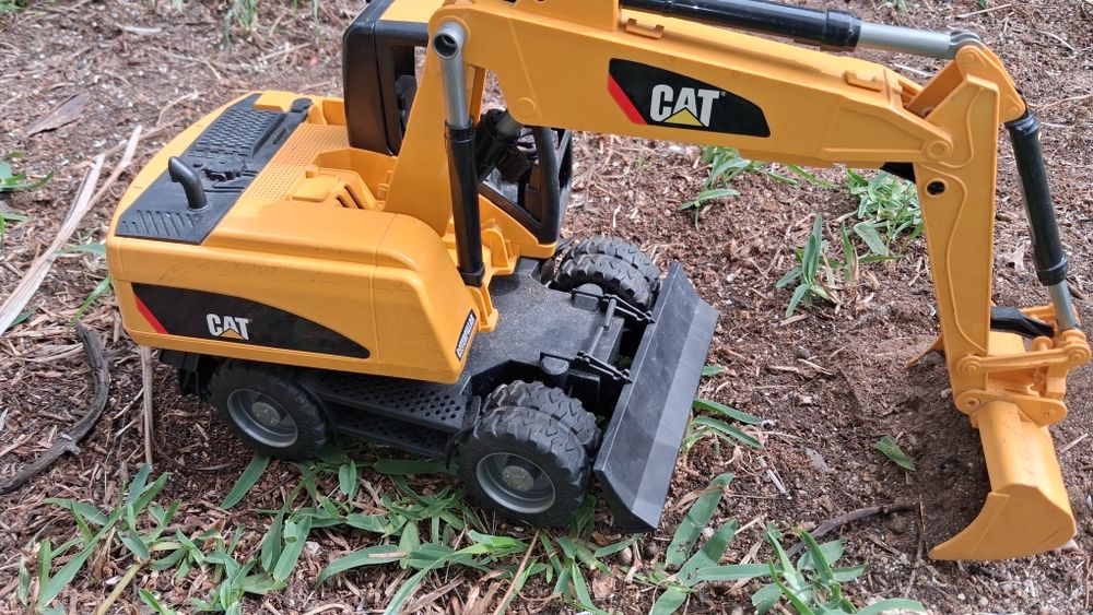 Escavadora Caterpillar para crianças - Bruder