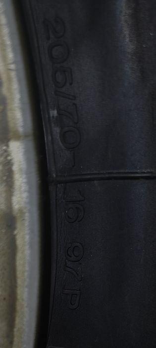 Pneu suplente Audi r16