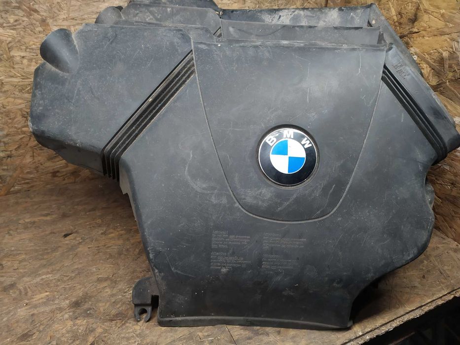 Кришка двигуна  БМВ Е46 BMW E46  n42 n46