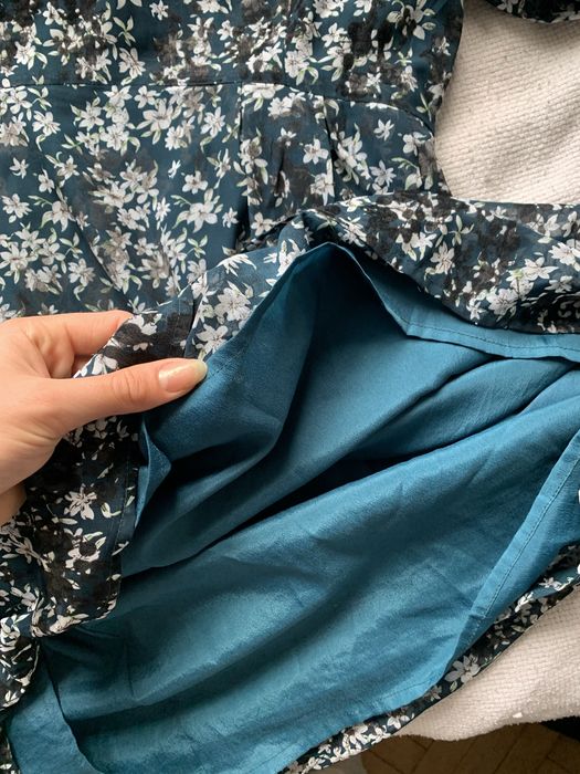 Piekna sukienka w kwiatki, 42