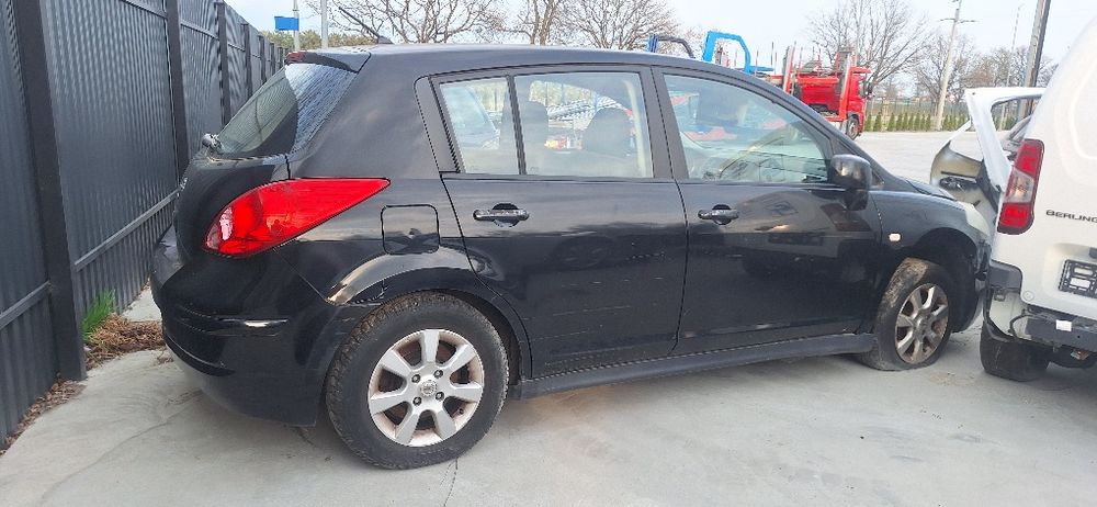 Cały nissan TIIDA na części