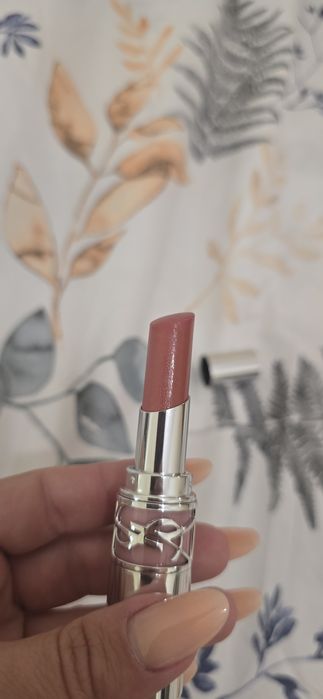 Batom Yves Saint Laurent Nude