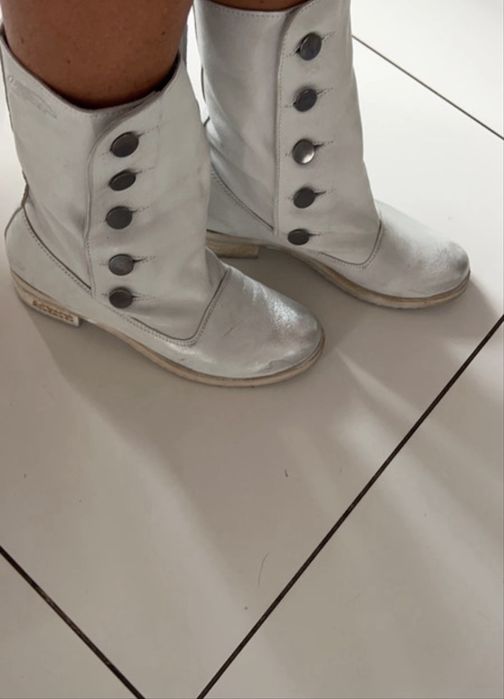 Botki vintage z guzikami – stylowe, nietuzinkowe, wygodne!