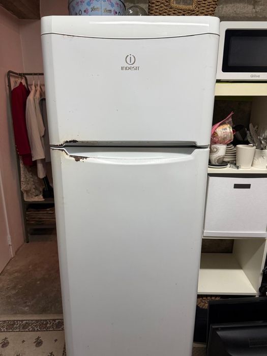 Frigorifico Indesit URGENTE para desocupar