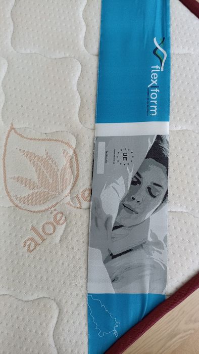 Cama de casal com cabeceira elétrica
