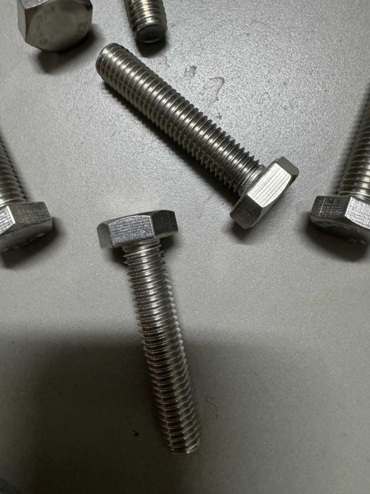 Parafusos em INOX (NOVOS)