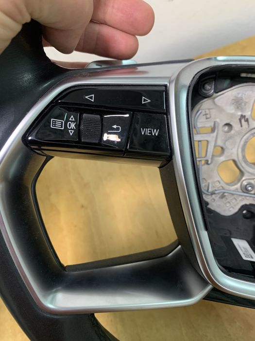 Кермо Audi E tron