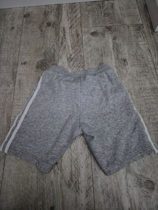 Spodenki adidas szare