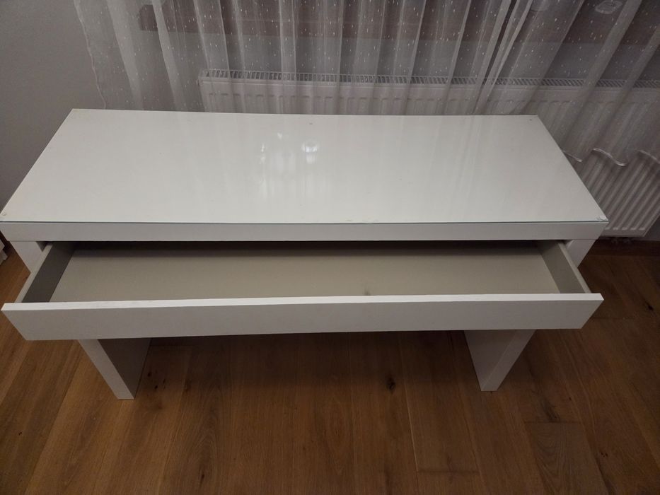 Toaletka biała. IKEA.