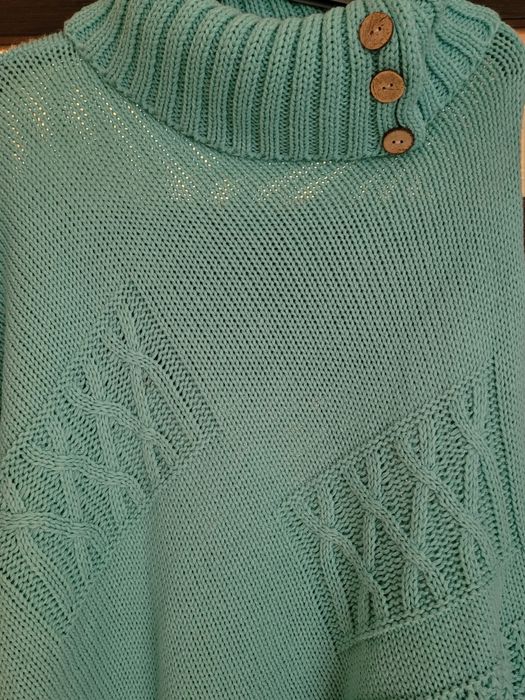 Ponczo golf narzutka sweter miętowy