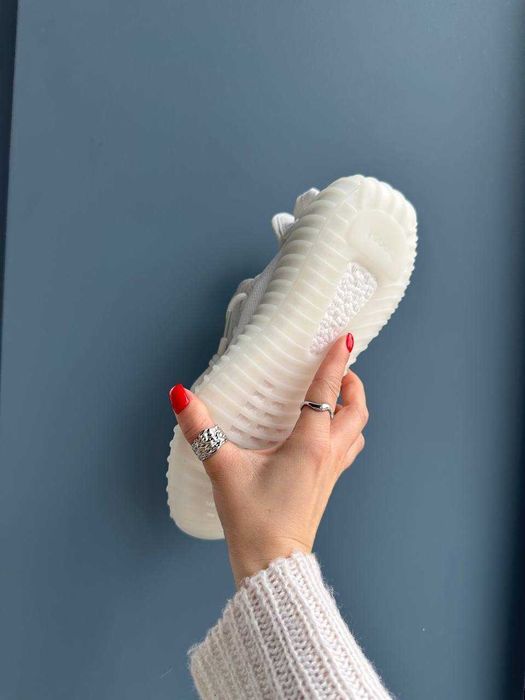 Кросівки Adidas Yeezy Boost 350 V2 Premium Triple White