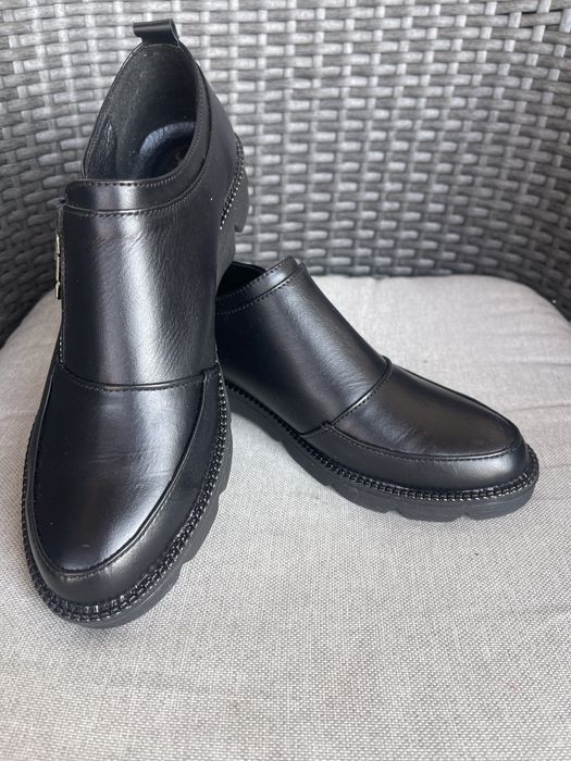 Кожаные туфли лоферы 39