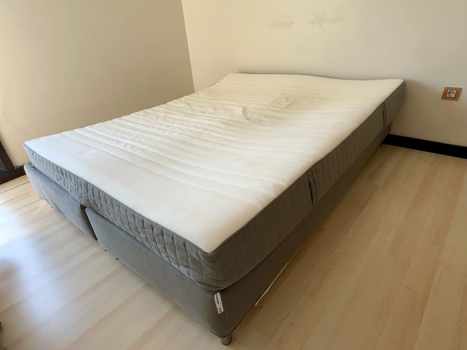 Cama casal 160 x 200 (colchao + estrado/sommier)