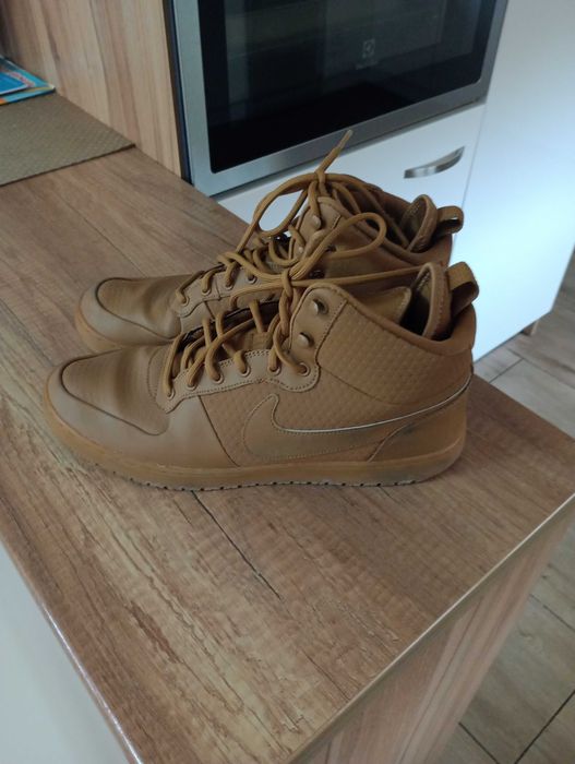nike court borough low 2 camel