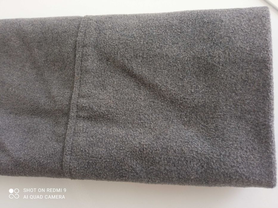 Casaco de inverno com capuz e bolsos, em cinzento - tamanho L (40)