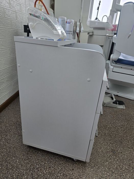 Стоматологічна тумба