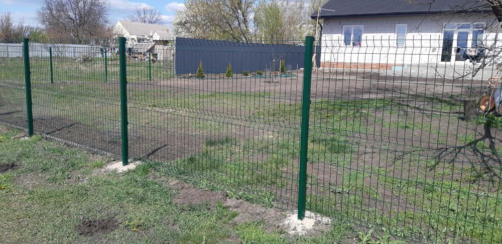 Забор із сітки, огорожа з сітки - сварная сетка для забора в полимере