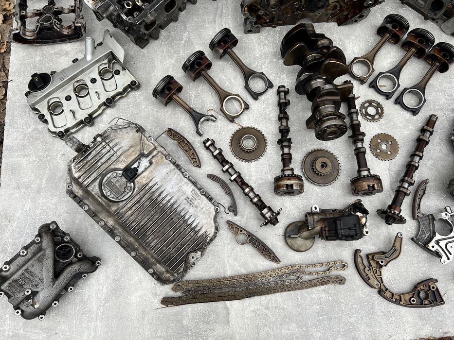 Двигун Шатун Ауді А6С6 Маслонасос Коленвал Піддон 2.4 MPI Бензиновий