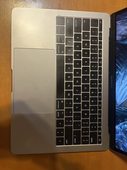 MacBook Pro 2017 13 cali 8/256 w razie dogadania za 850 odbir osobisty