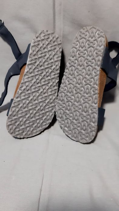 2 pares de sandalias criança