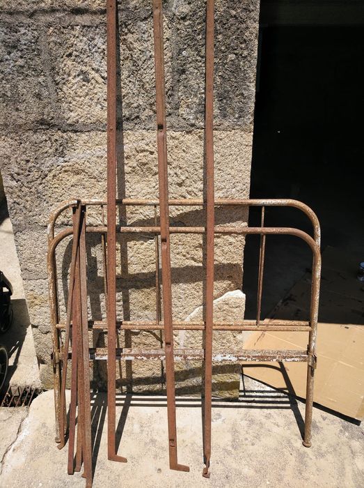 Cana de ferro antiga para restaurar