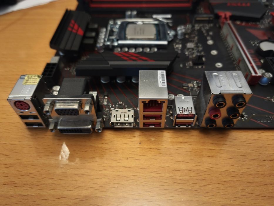 Motherboard MSI Z370 Gaming Plus + Intel Core i5 8400