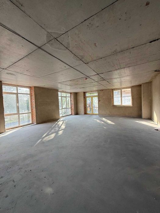 Фасадне комерційне приміщення 67м2. в зданому ЖК Французький Бульвар