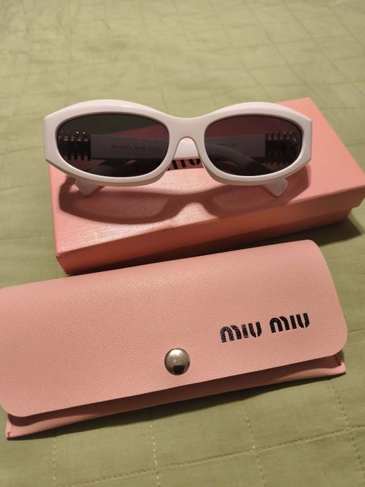 Óculos MiuMiu brancos novos na Caixa