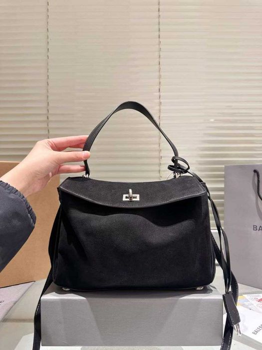 Torebka damska elegancka skóra Balenciaga Rodeo 231111