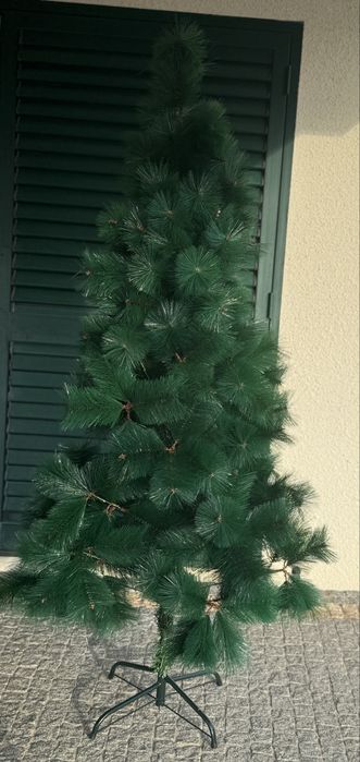 Árvore Natal 180cm+ luzes brancas + bolas + estrela