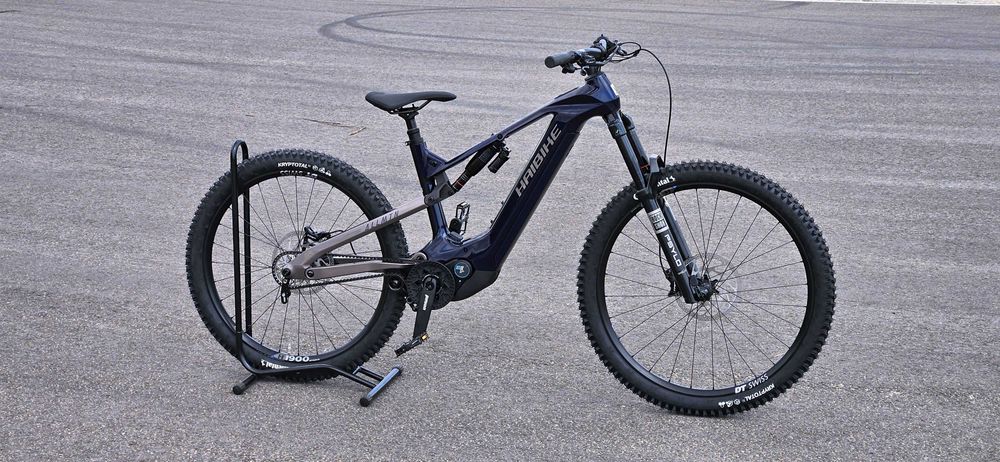 Rower elektryczny Haibike ALLMTN CF 10 skrzynia biegów Pinion 800Wh