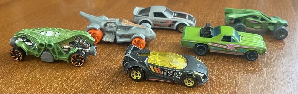 Машинки Hot Wheels