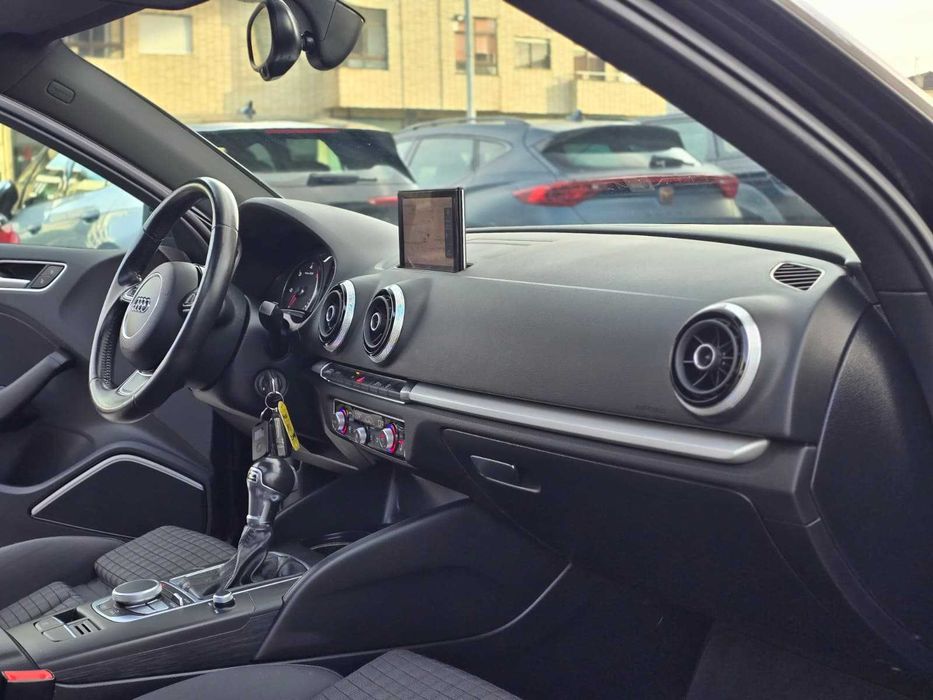 Audi A3 Limousine 8V S Line Plus 2.0Tdi 150cv (Look RS3) "Full Extras"