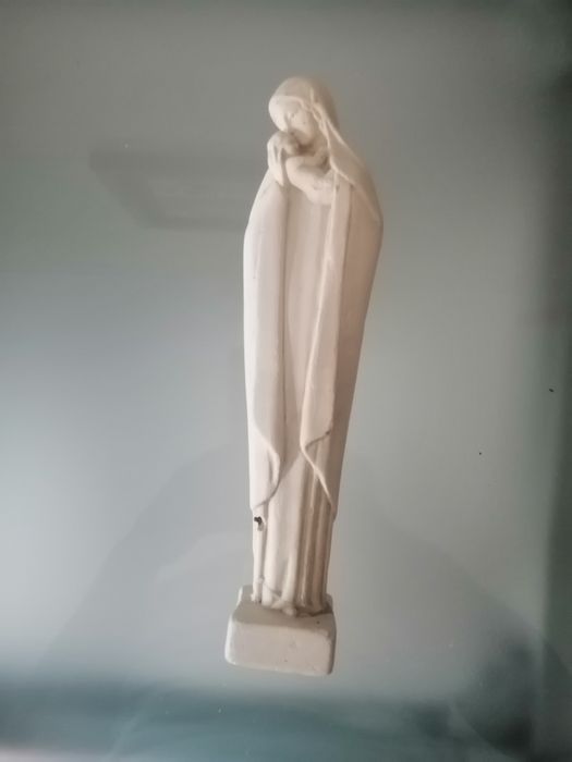 Nossa Senhora em gesso +Estatueta em marfinite com base em madeira+ fruteira em metal